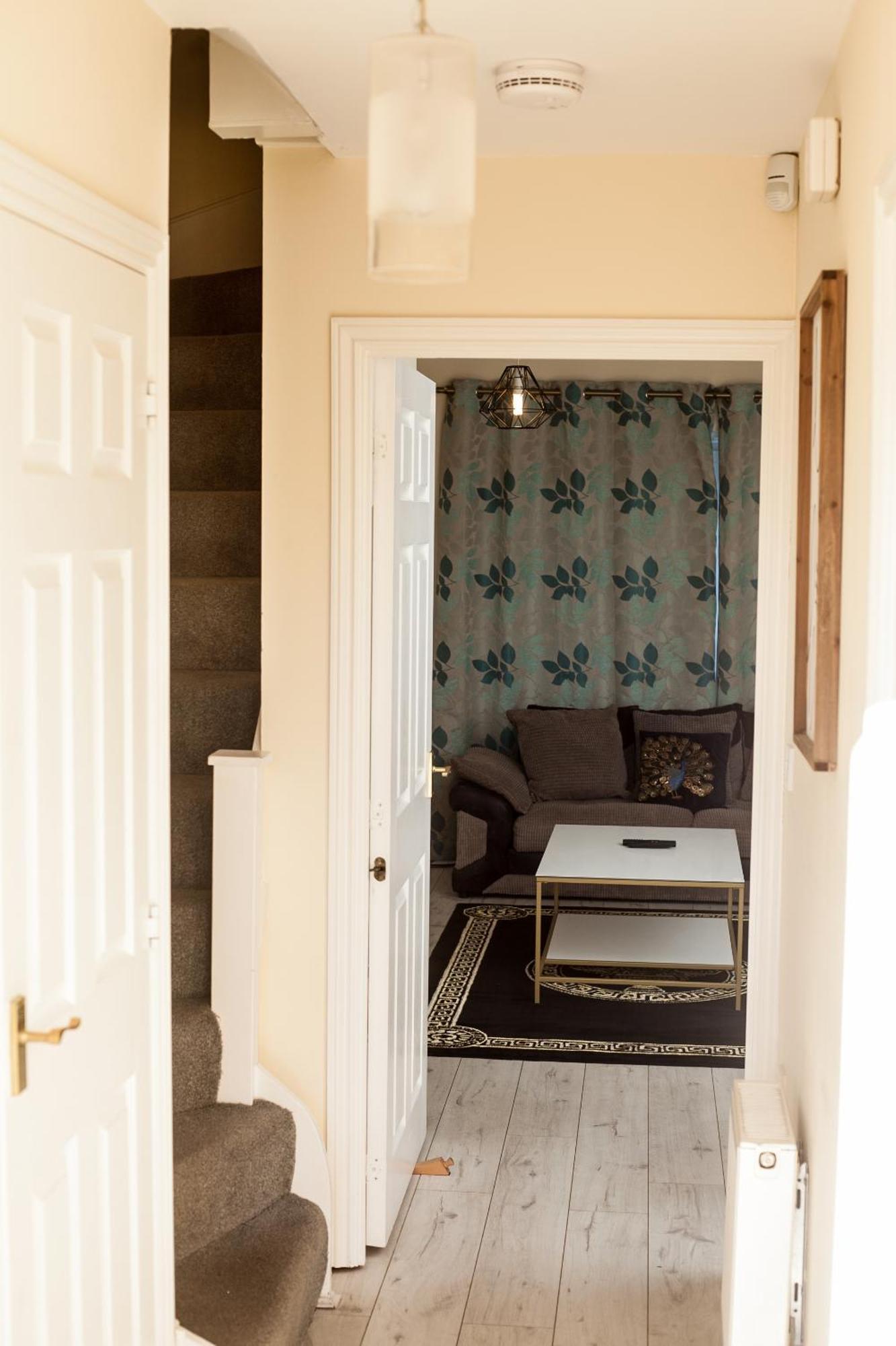 Avril Warwickshire Home Stay Nuneaton Zewnętrze zdjęcie