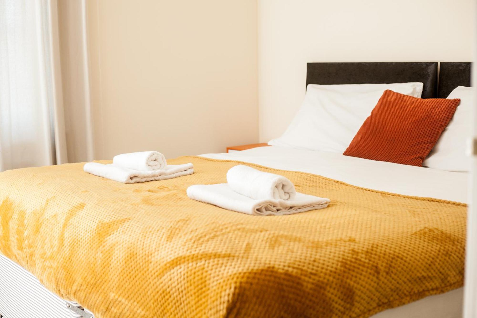 Avril Warwickshire Home Stay Nuneaton Zewnętrze zdjęcie